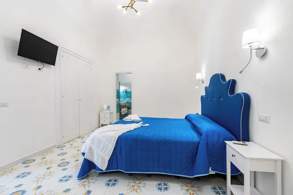 APARTMENT TWO QUEEN BEDS Room, Fontana, Naples
