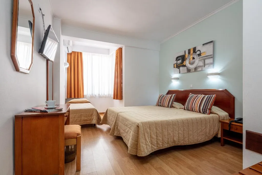 TRIPLE STANDARD Room, Anjos, Lisbon