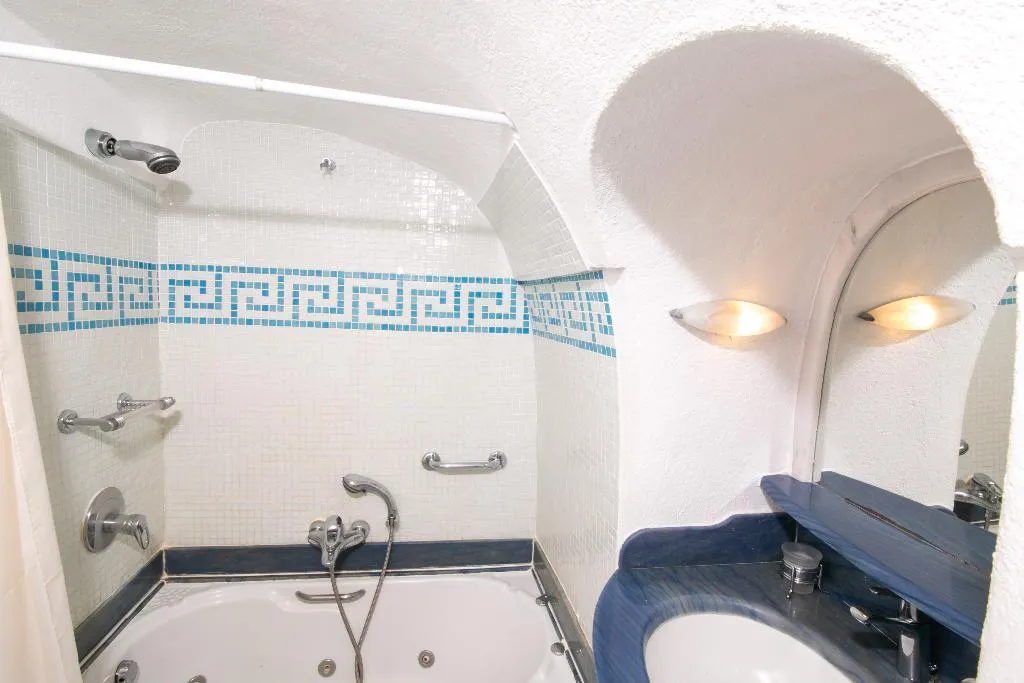 SUITE EXECUTIVE Room, Alexander's Suites, Santorini