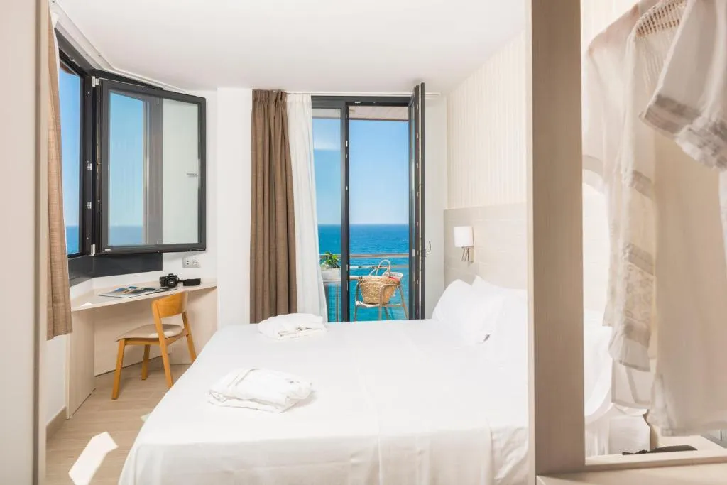 TRIPLE SEA VIEW Room, Hotel Marsol, Costa Brava