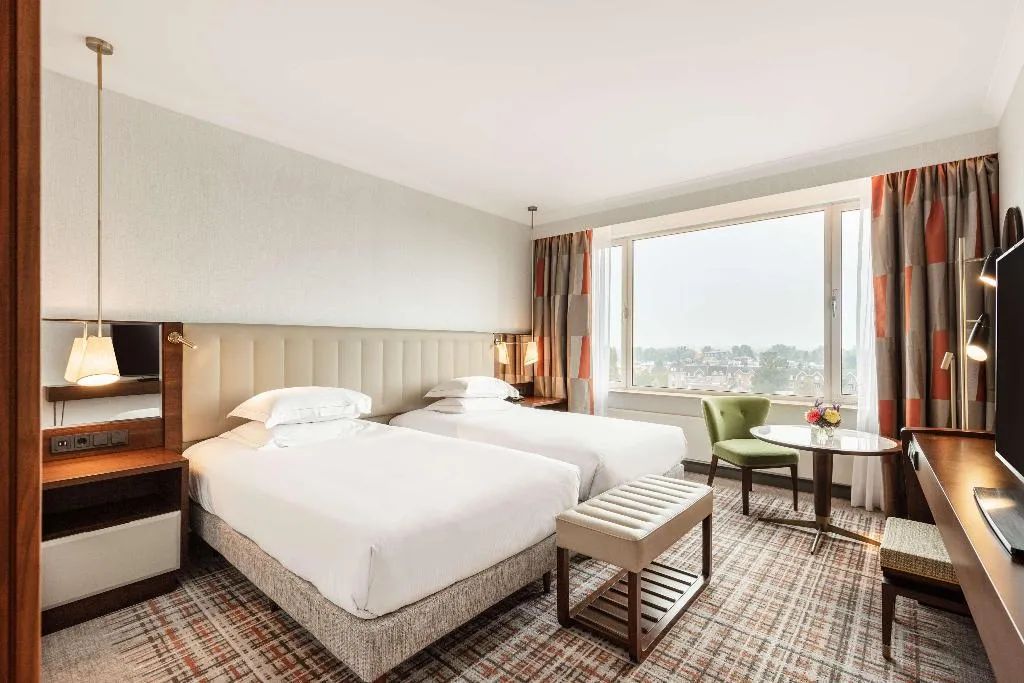 TWIN DELUXE Room, Hilton Amsterdam, Amsterdam