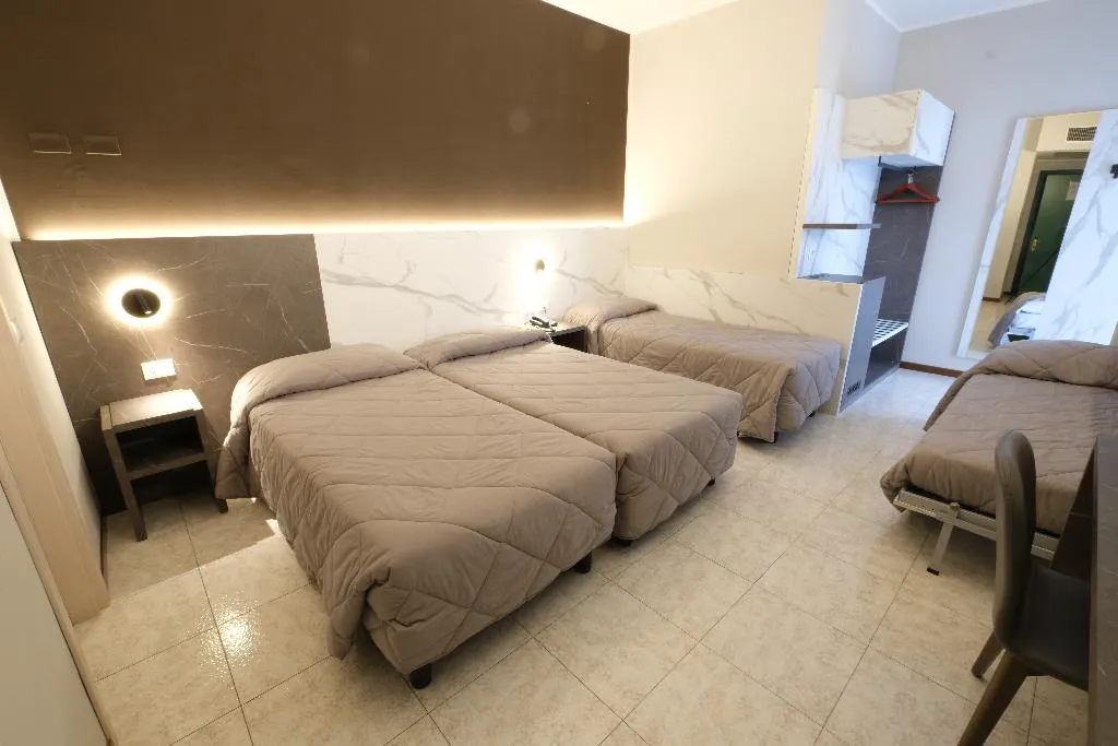 QUADRUPLE STANDARD Room, Mistral, Milan