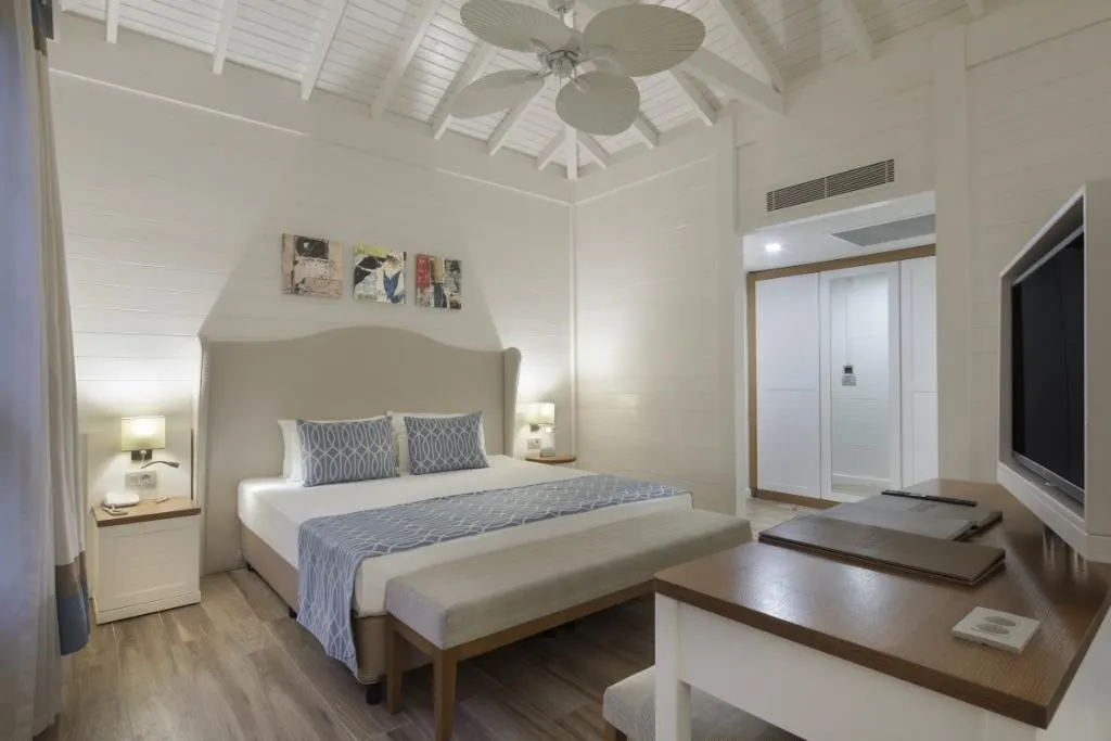 SUITE POOL VIEW ONE BEDROOM Room, Nirvana Mediterranean Excellence, Antalya