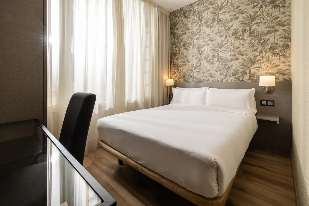 Room, Avenida Gran Via, Madrid