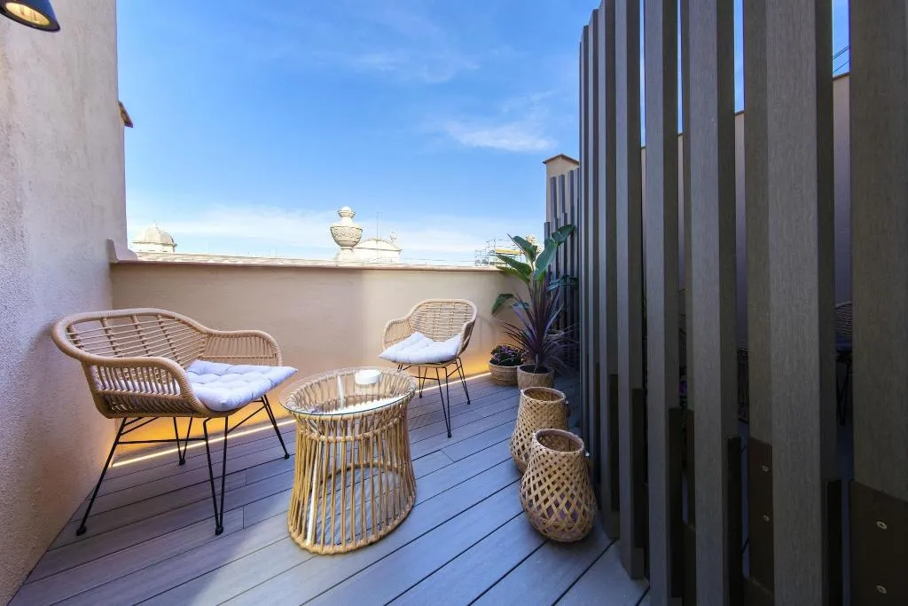 Room, Oasis, Barcelona