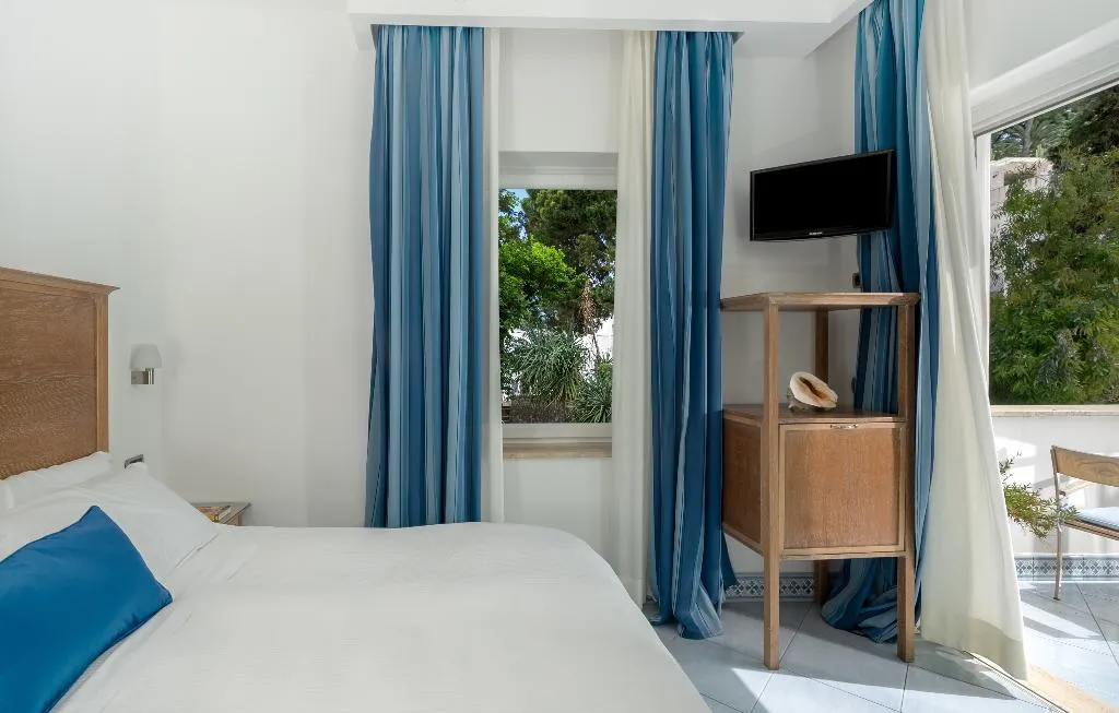 Room COMFORT Room, La Floridiana, Naples