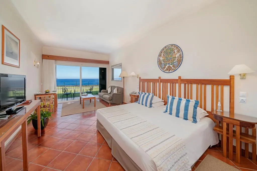 Double or Twin SUPERIOR SEA VIEW Room, Albatroz Beach & Yacht Club, Madeira