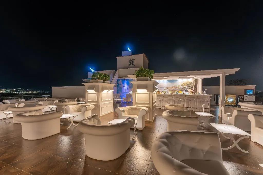 Bar, Majestic Palace, Naples