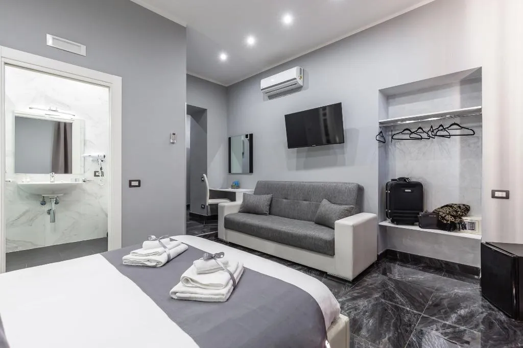 Room, Hotel Palace Napoli, Naples