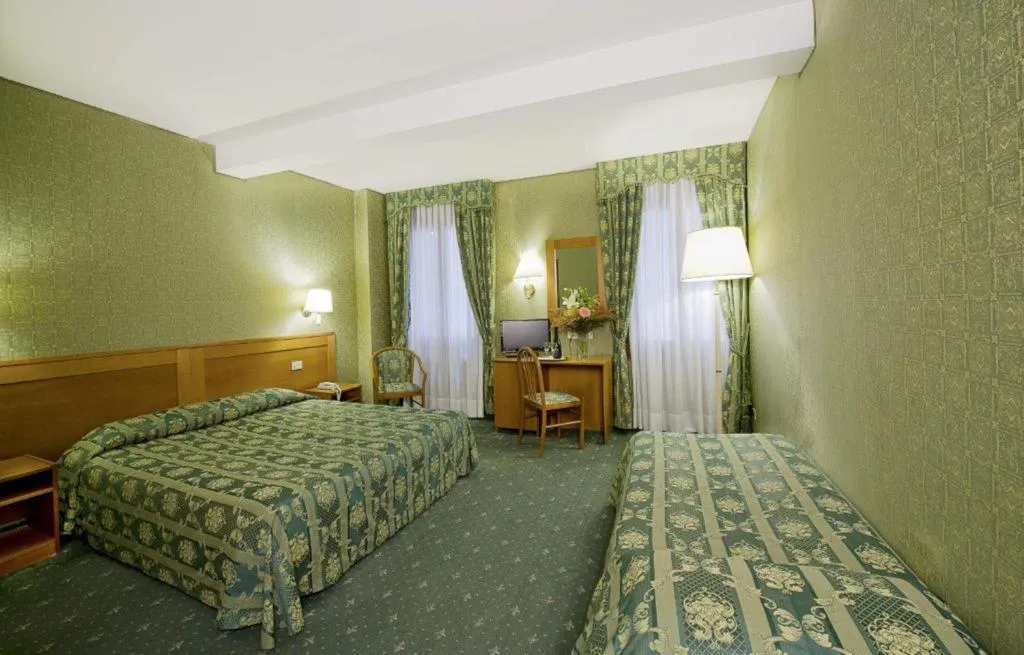 TRIPLE STANDARD Room, Nazionale, Venice
