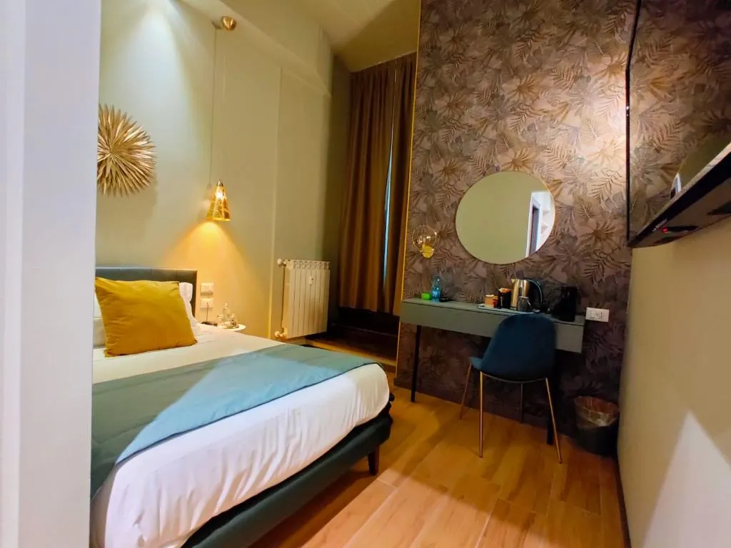 SINGLE DELUXE Room, Intomilan Aparthotel Galleria Duomo, Milan