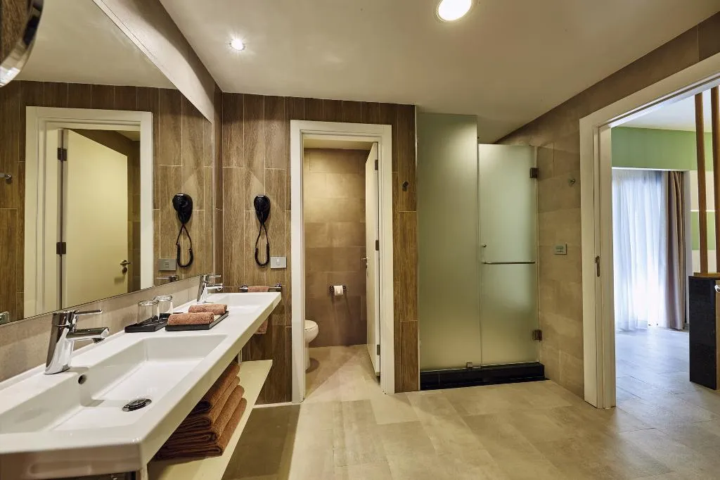 JUNIOR SUITE STANDARD Room, Riu Tequila - All Inclusive, Cancun Area