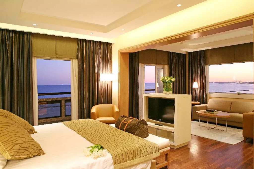 SUITE SEA VIEW KING BED Room, Crowne Plaza Limassol, Cyprus