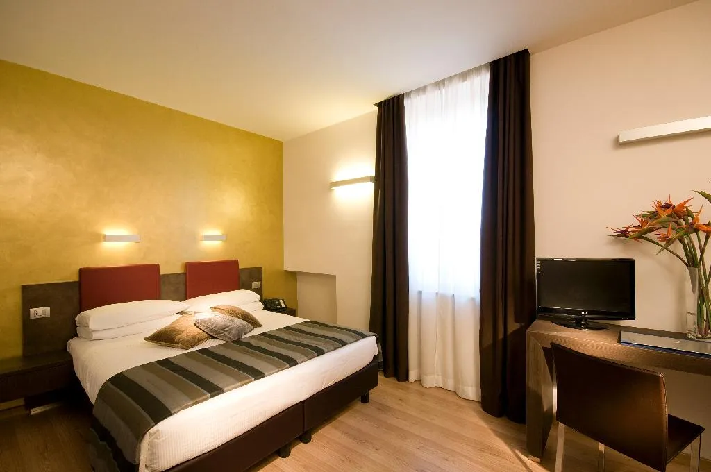 Double or Twin ANNEX Room, Trevi, Rome