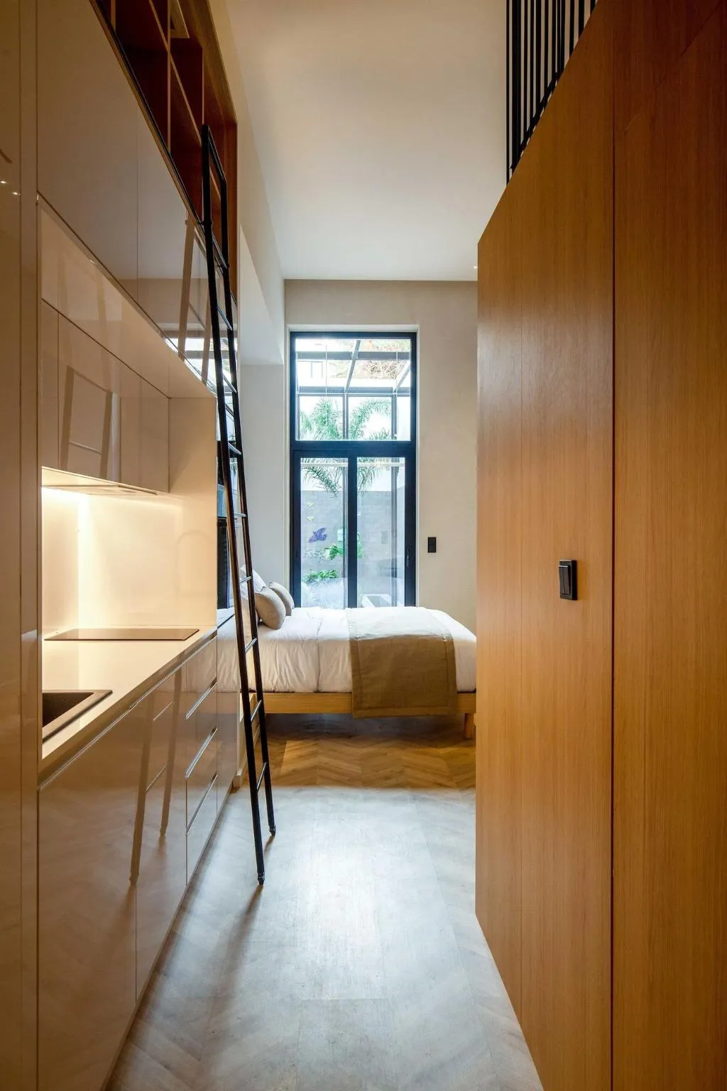 Room, Newel Psychiko, Athens