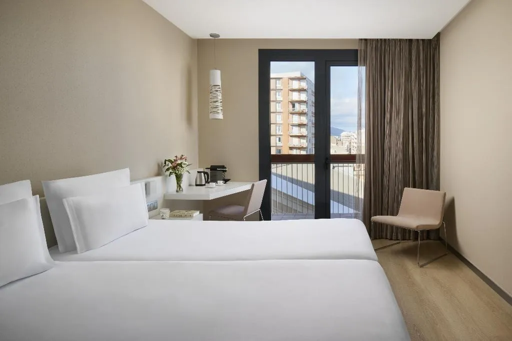 Room, NH Castellón Mindoro, Valencia