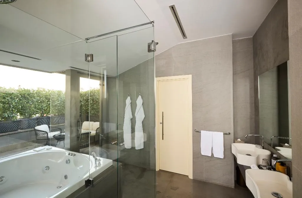 JUNIOR SUITE WITH TERRACE Room, Anantara Palazzo Naiadi Rome Hotel, Rome