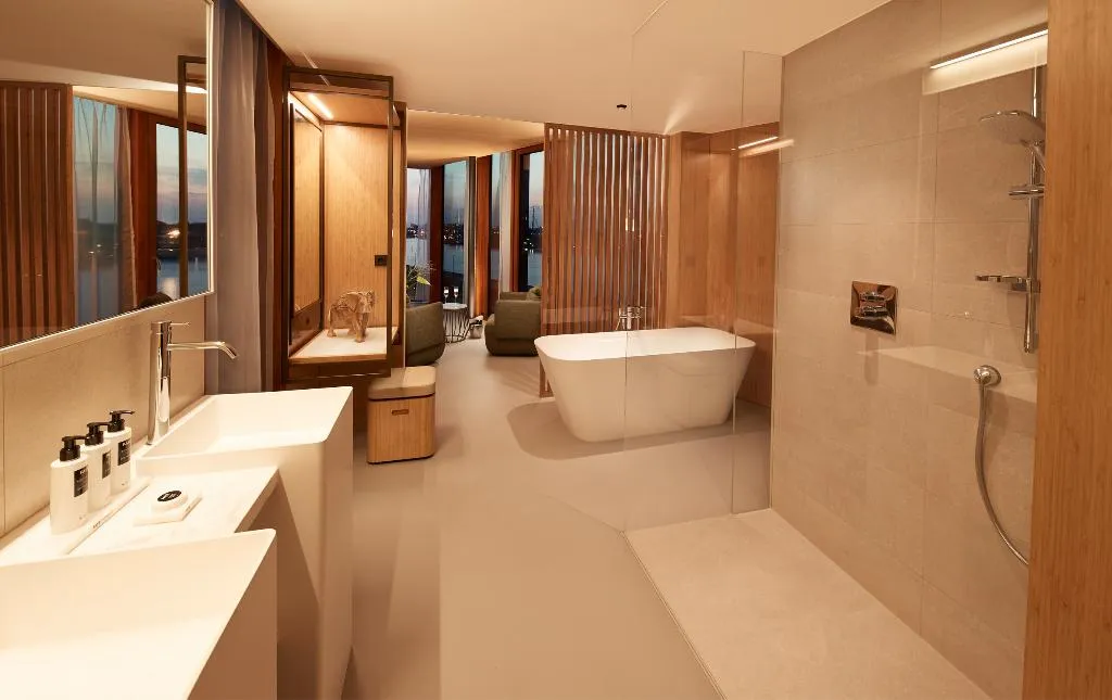 SUITE KING SIZE BED Room, Hotel Jakarta Amsterdam, Amsterdam