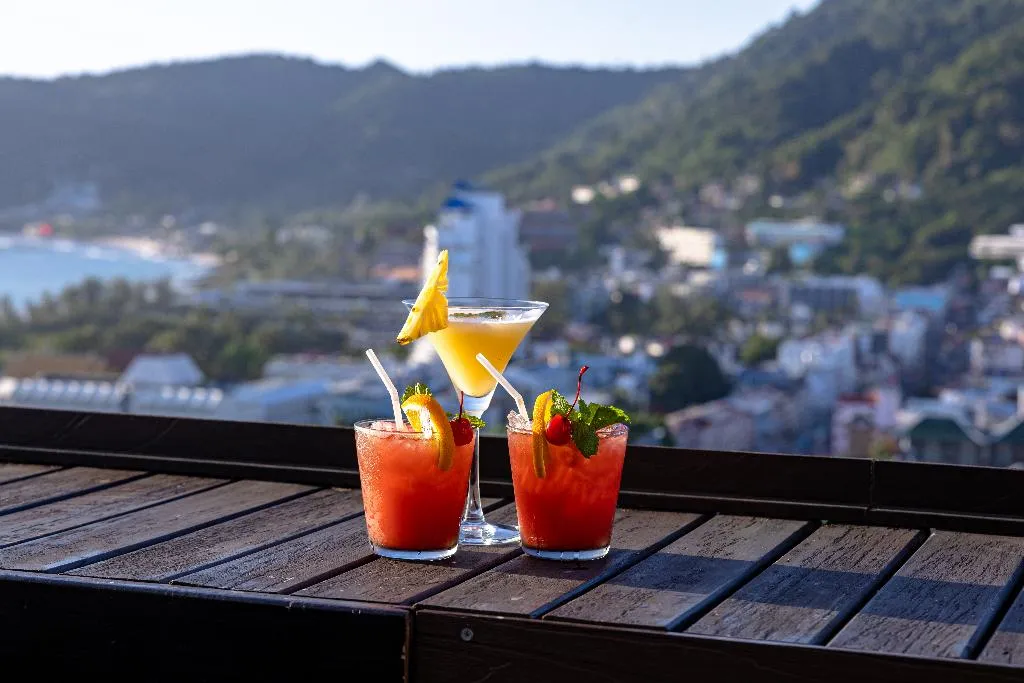 Bar, The Royal Paradise Hotel & Spa, Phuket
