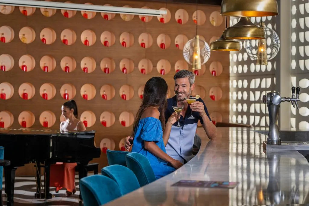 Bar, El Beso Adults Only at Ocean Riviera Paradise AI, Cancun Area