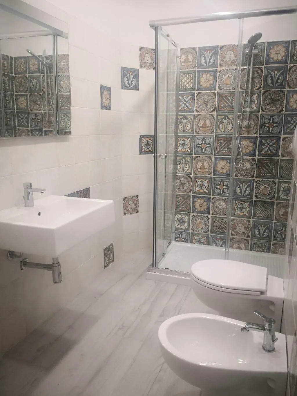 Room, Grand Hotel Del Lago, Palermo