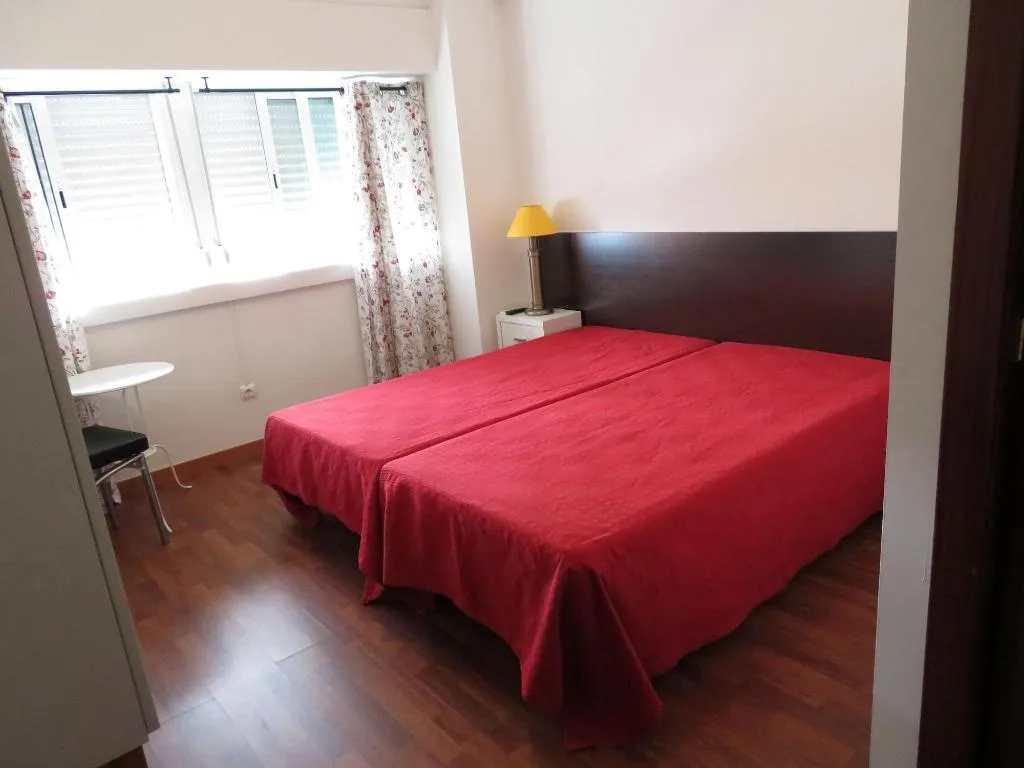 Room, A Ponte, Lisbon