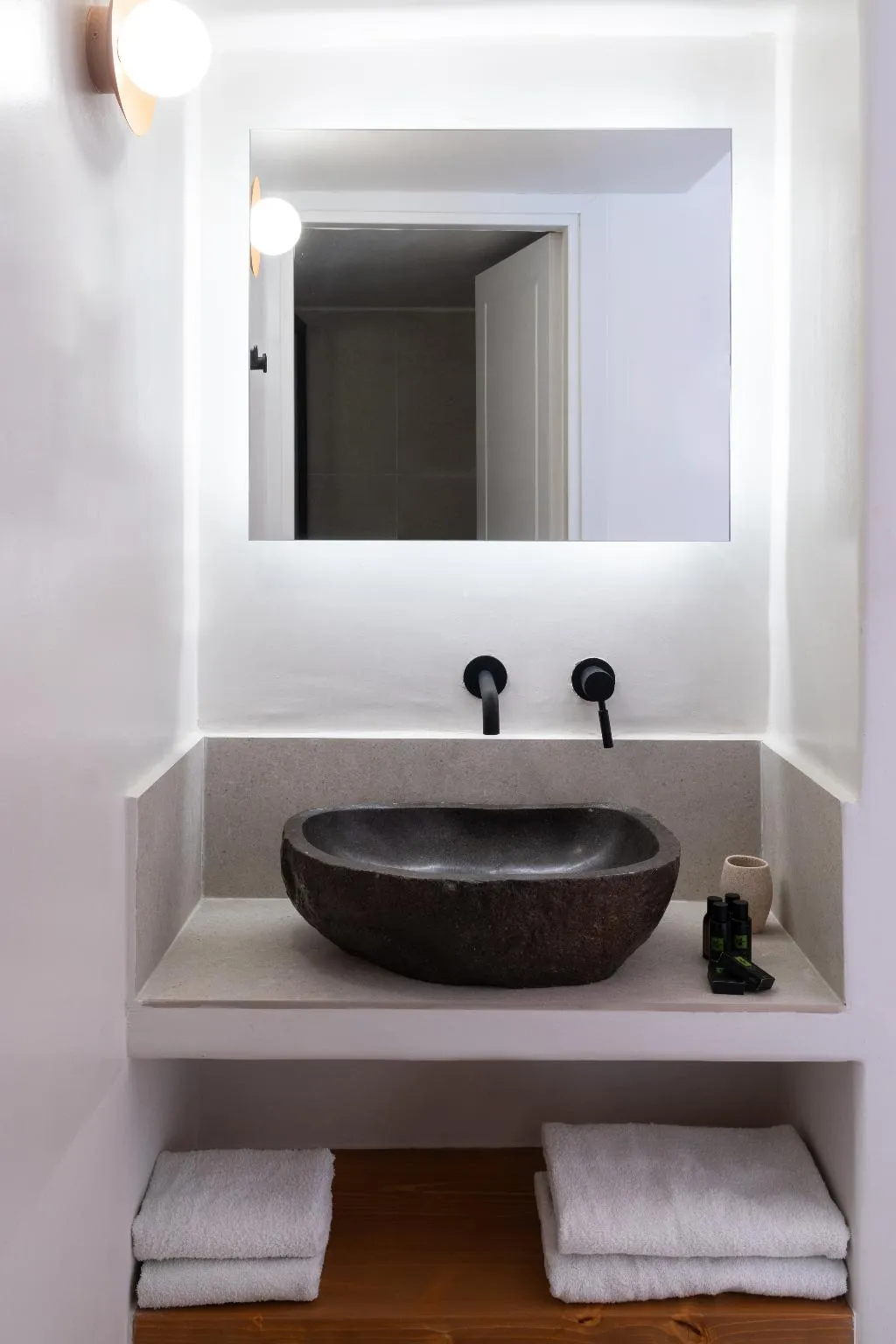 Double or Twin ONE BED Room, Kykladonisia Traditional Settlement, Santorini