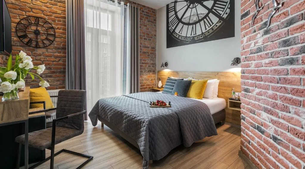 DOUBLE STANDARD Room, Art & Garden Residence, Krakow