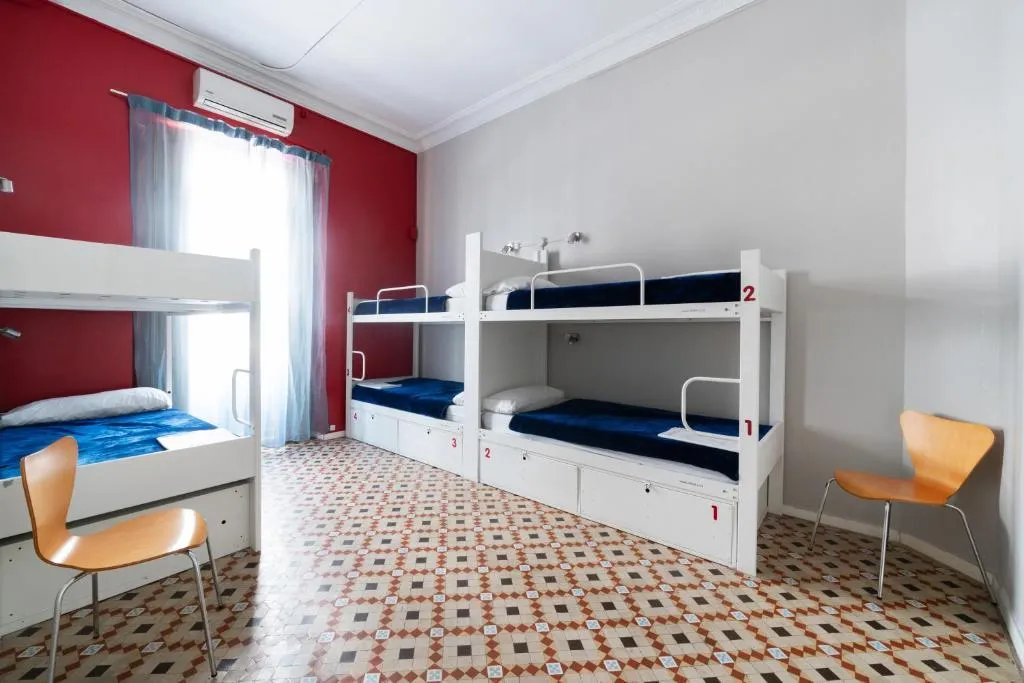 Bed in dormitory CAPACITY 6 Room, Red Nest, Valencia