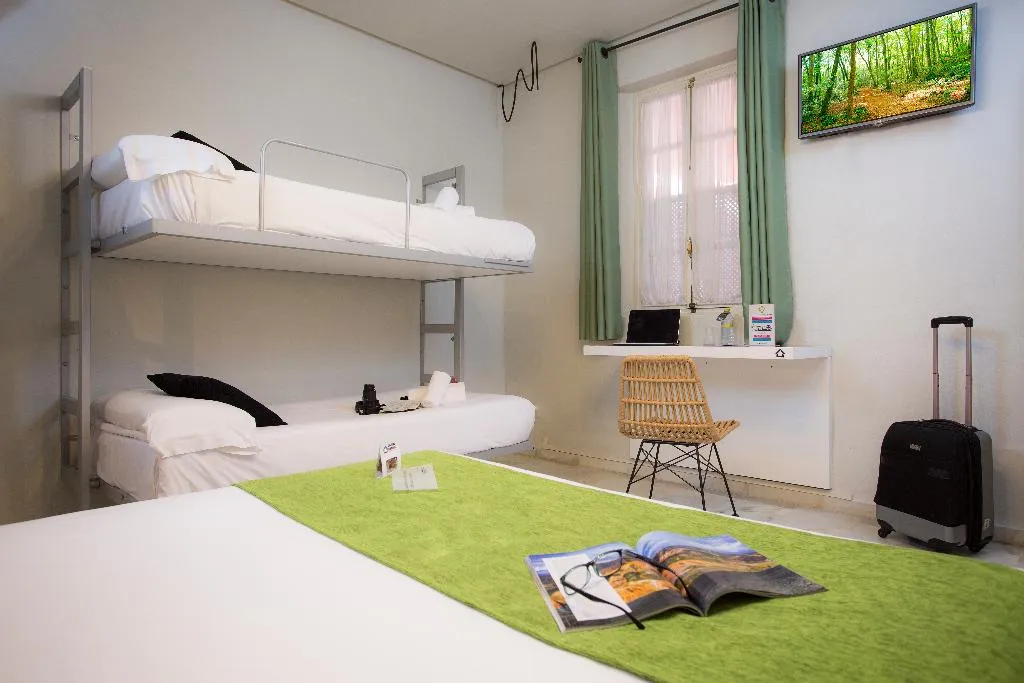 QUADRUPLE STANDARD Room, Casual de las Letras Sevilla, Seville