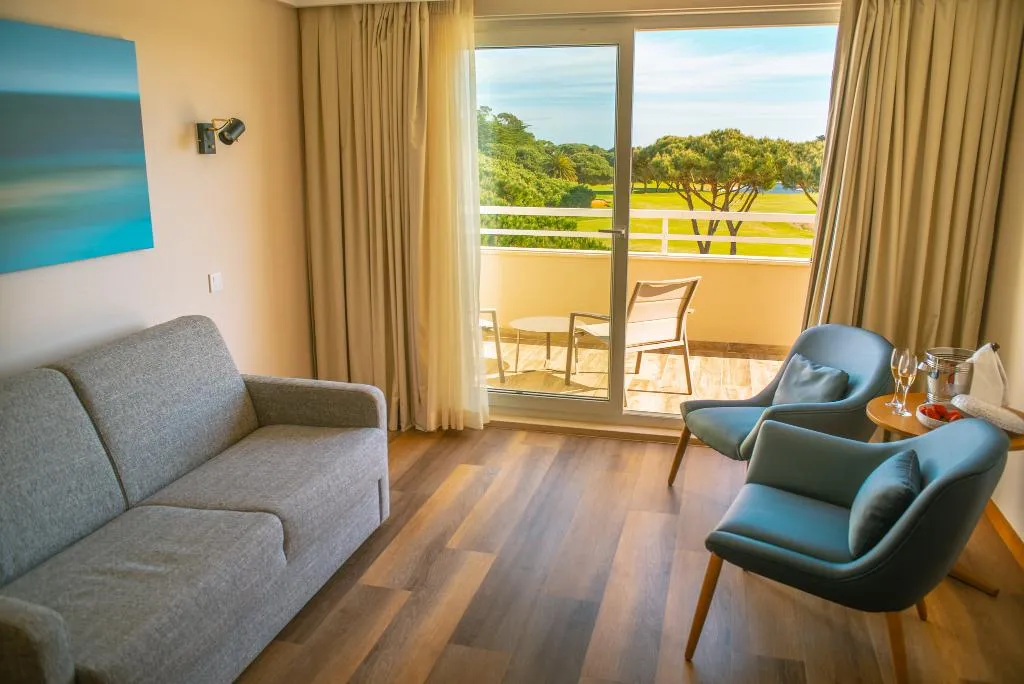 SUITE WITH BALCONY Room, Kimpton Quinta Da Marinha Cascais by IHG, Lisbon