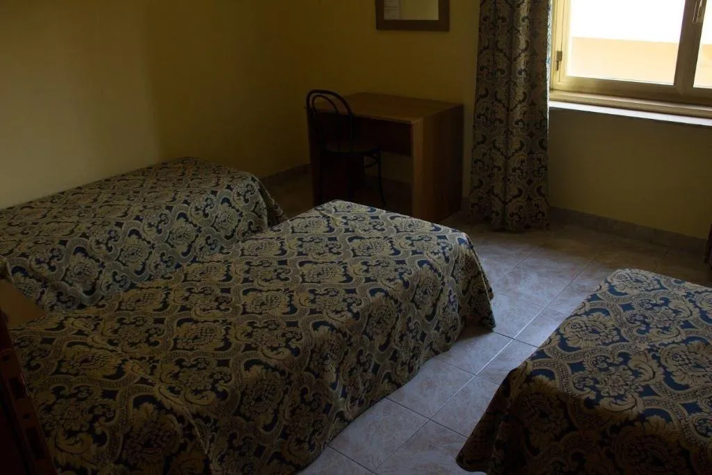 Room, Hotel Industrial, Rome