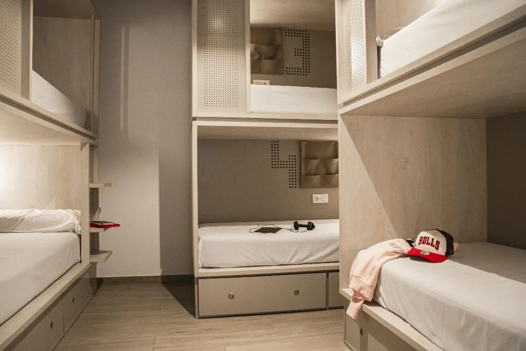 Bed in dormitory CAPACITY 6 Room, Room Salvador, Seville