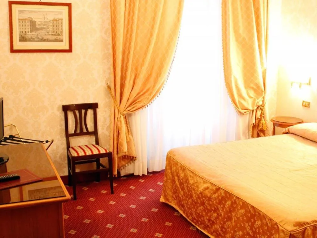 TRIPLE STANDARD Room, Torino, Rome