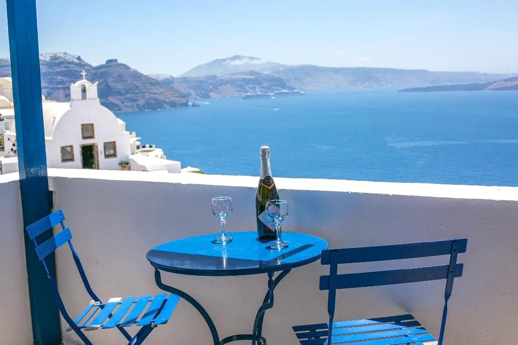 DOUBLE WITH VIEWS Room, Stelios Rooms Golden View, Santorini