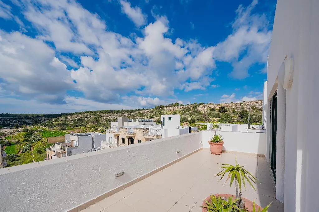 APARTMENT PENTHOUSE Room, Xemxija Bay Hotel, Malta