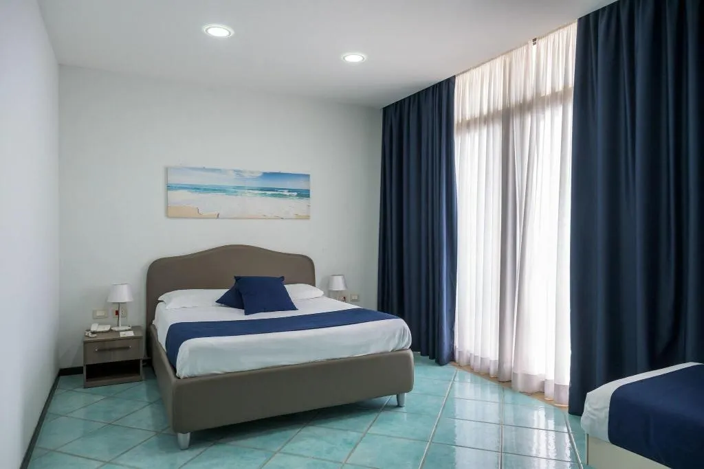 DOUBLE SEA VIEW Room, Hotel Polo Nautico, Naples