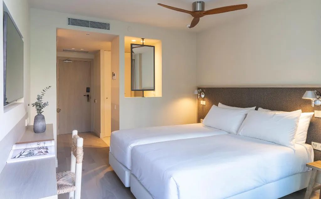 Double or Twin DELUXE Room, Mercure Benidorm, Costa Blanca