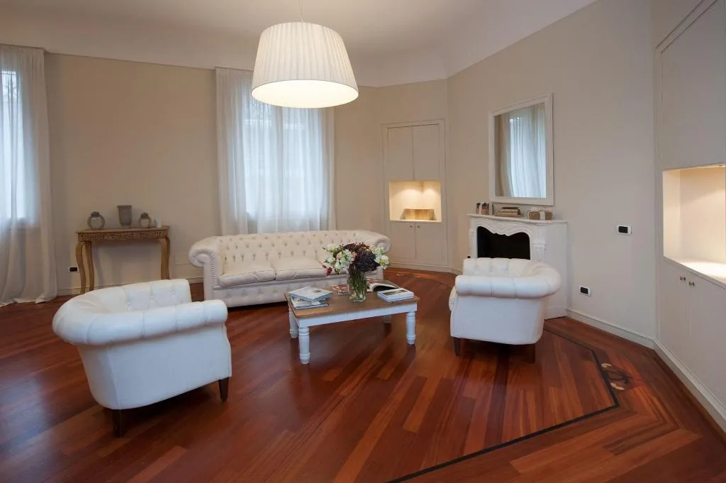 Lobby, Thea Monza, Milan