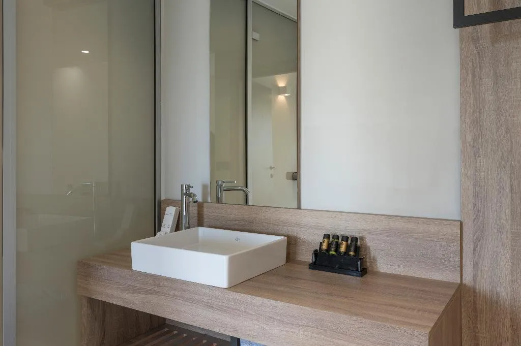SUITE WITH JACUZZI Room, Mare Village Hotel, Crete