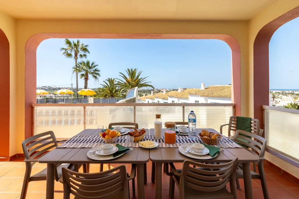 VILLA THREE BEDROOMS Room, Parque Monte Verde, Algarve