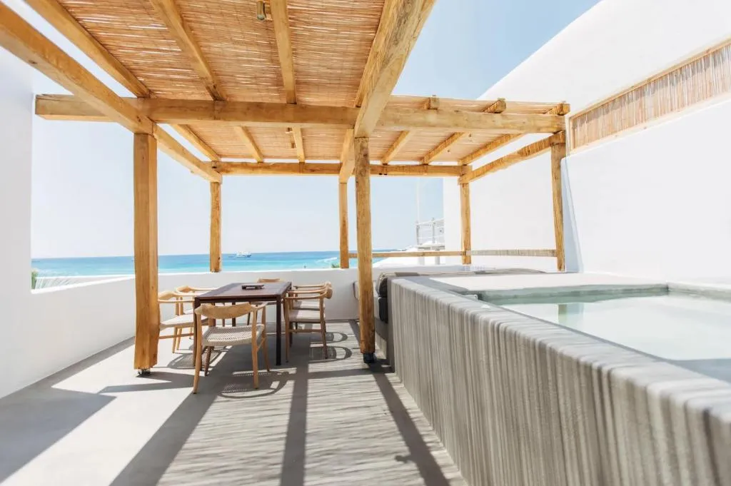 DOUBLE DELUXE WITH JACUZZI Room, Branco Mykonos, Mykonos