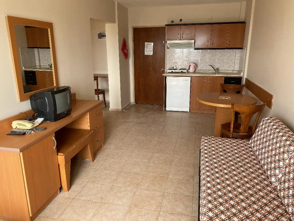 DOUBLE POOL VIEW Room, Tuntas Family Suites Kusadasi, Izmir