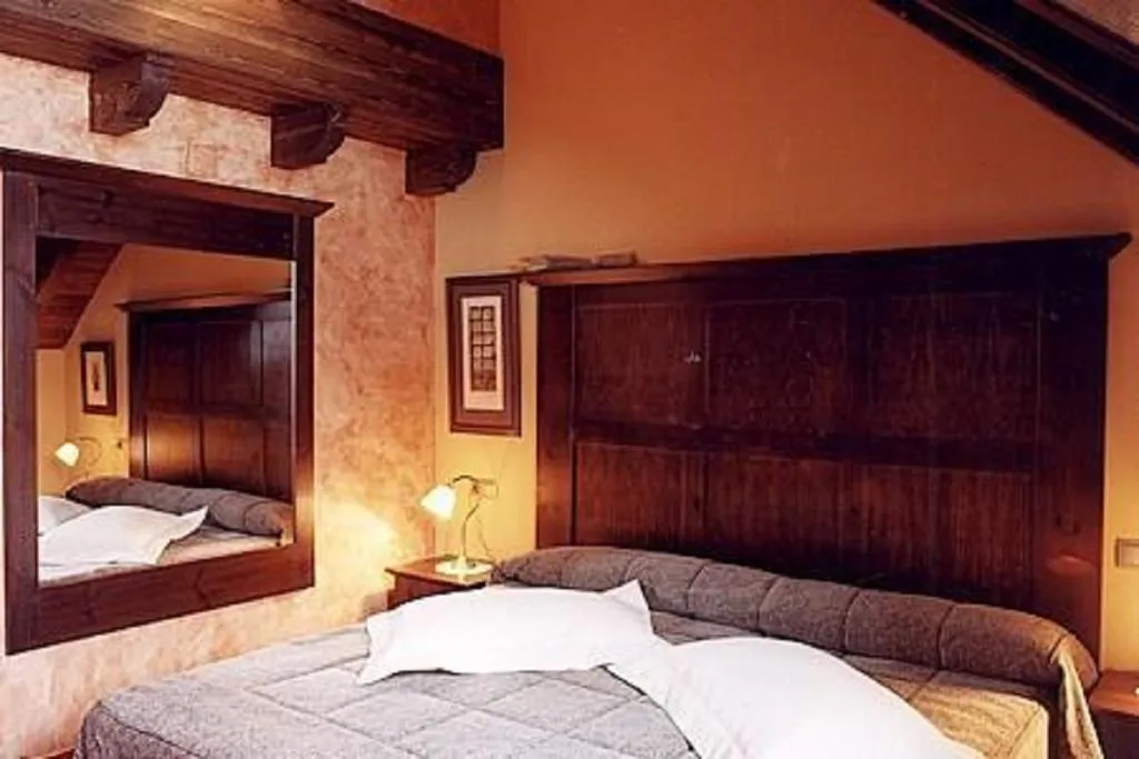 Double or Twin SUPERIOR Room, Hospital de Benasque, Barcelona