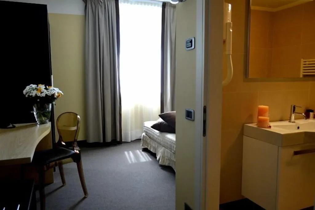 Room, Hotel Omnia, Venice