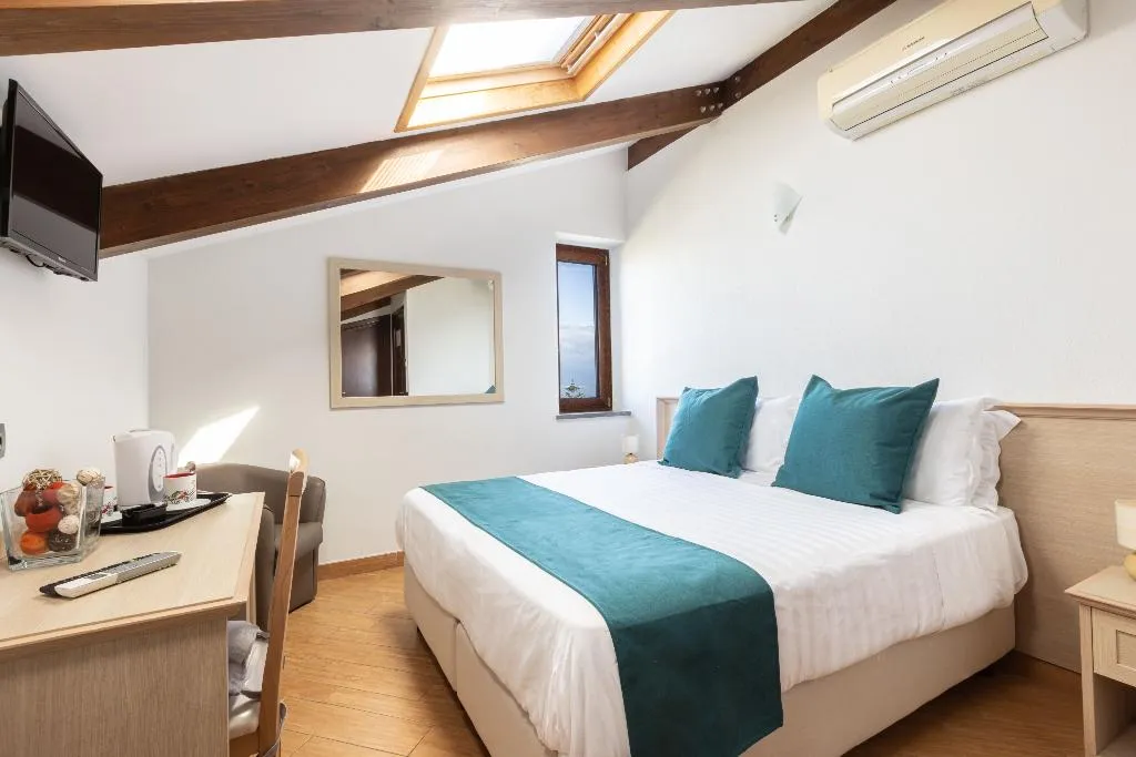 Double or Twin CLASSIC Room, Casale Antonietta, Naples