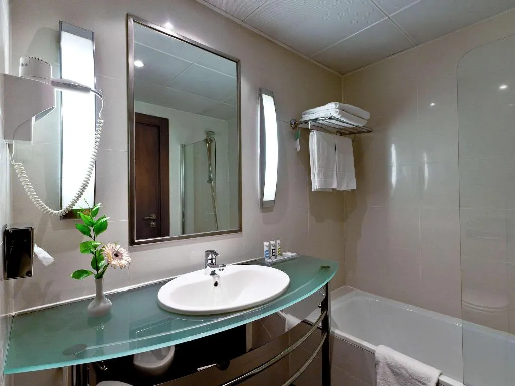 TWIN PREMIUM Room, Mercure Lisboa Hotel, Lisbon