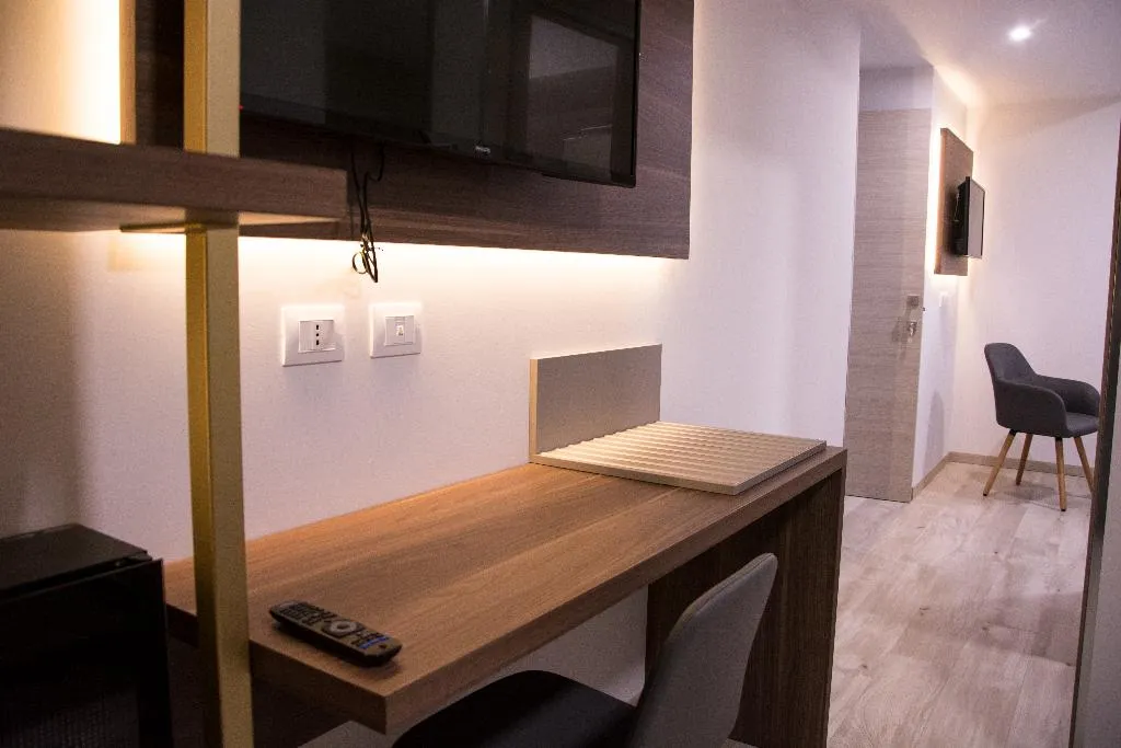 JUNIOR SUITE STANDARD Room, 8 Room Hotel, Catania