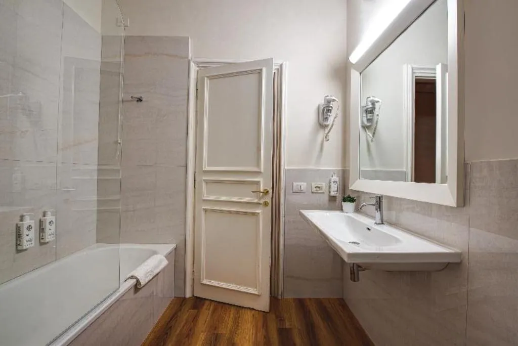 SINGLE STANDARD Room, Majestic Palace, Naples