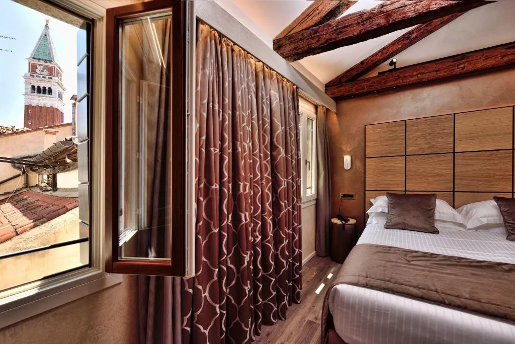 DOUBLE SUPERIOR CITY VIEW Room, Rosa Salva Hotel, Venice